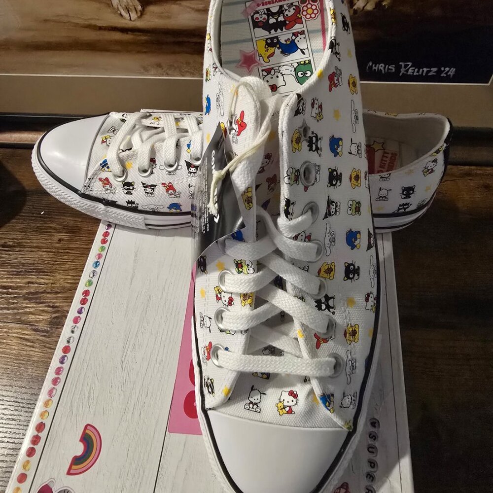 Converse x Hello Kitty Sanrio Chuck Taylor All-Star A17700C Shoes Mens Sz 10 US - Picture 2 of 16